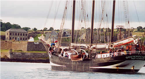 Oosterschelde passing Charle's Fort, as she enters Kinsale harbour.